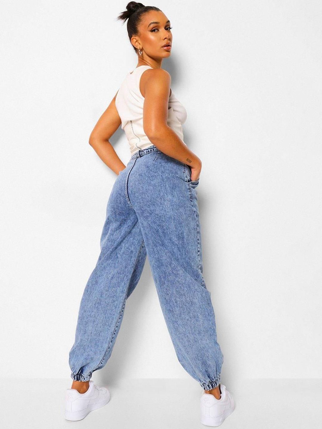 Kotty Women High-Rise Heavy Fade Clean Look Stretchable Jogger Jeans