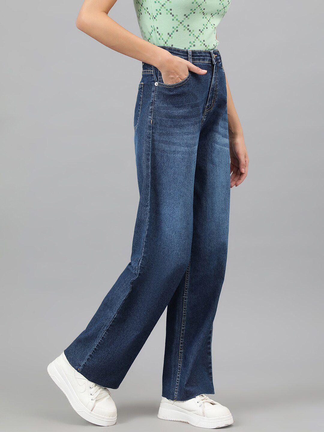 Kotty Women Jean Straight Fit High-Rise Light Fade Stretchable Jeans