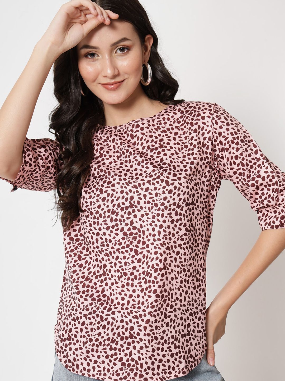 Kotty Round Neck Animal Printed Cuffed Sleeves Top