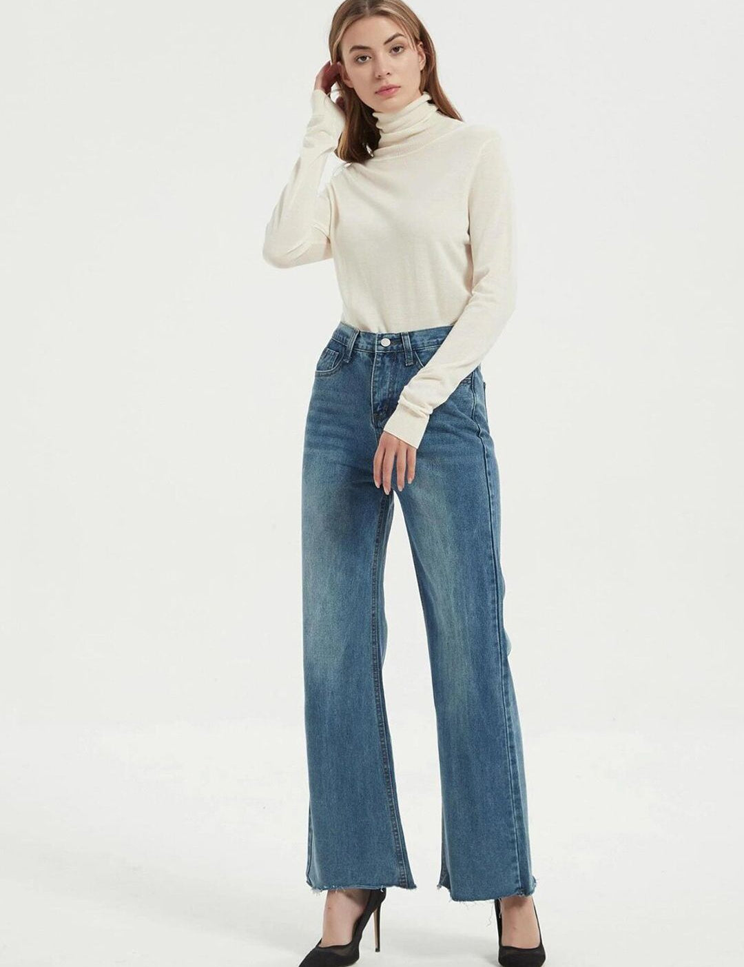 Kotty Women Blue Jean Flared High-Rise Low Distress Light Fade Stretchable Jeans