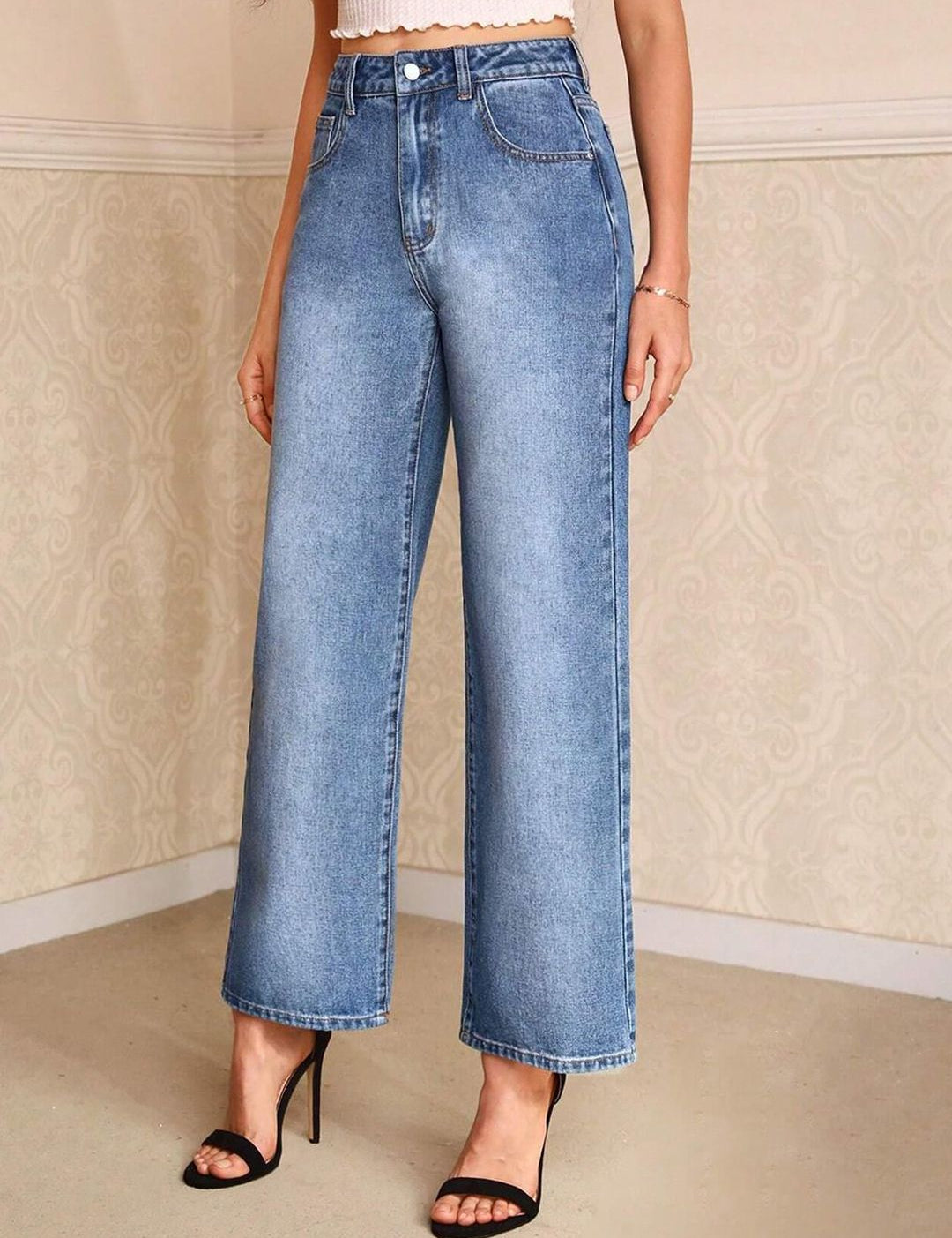 Kotty Women Straight Fit High-Rise Light Fade Stretchable Jeans