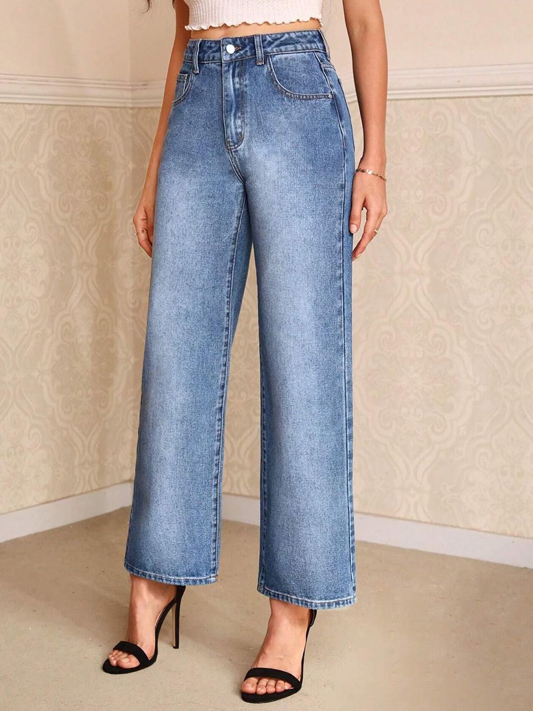 Kotty Women Straight Fit High-Rise Light Fade Stretchable Jeans