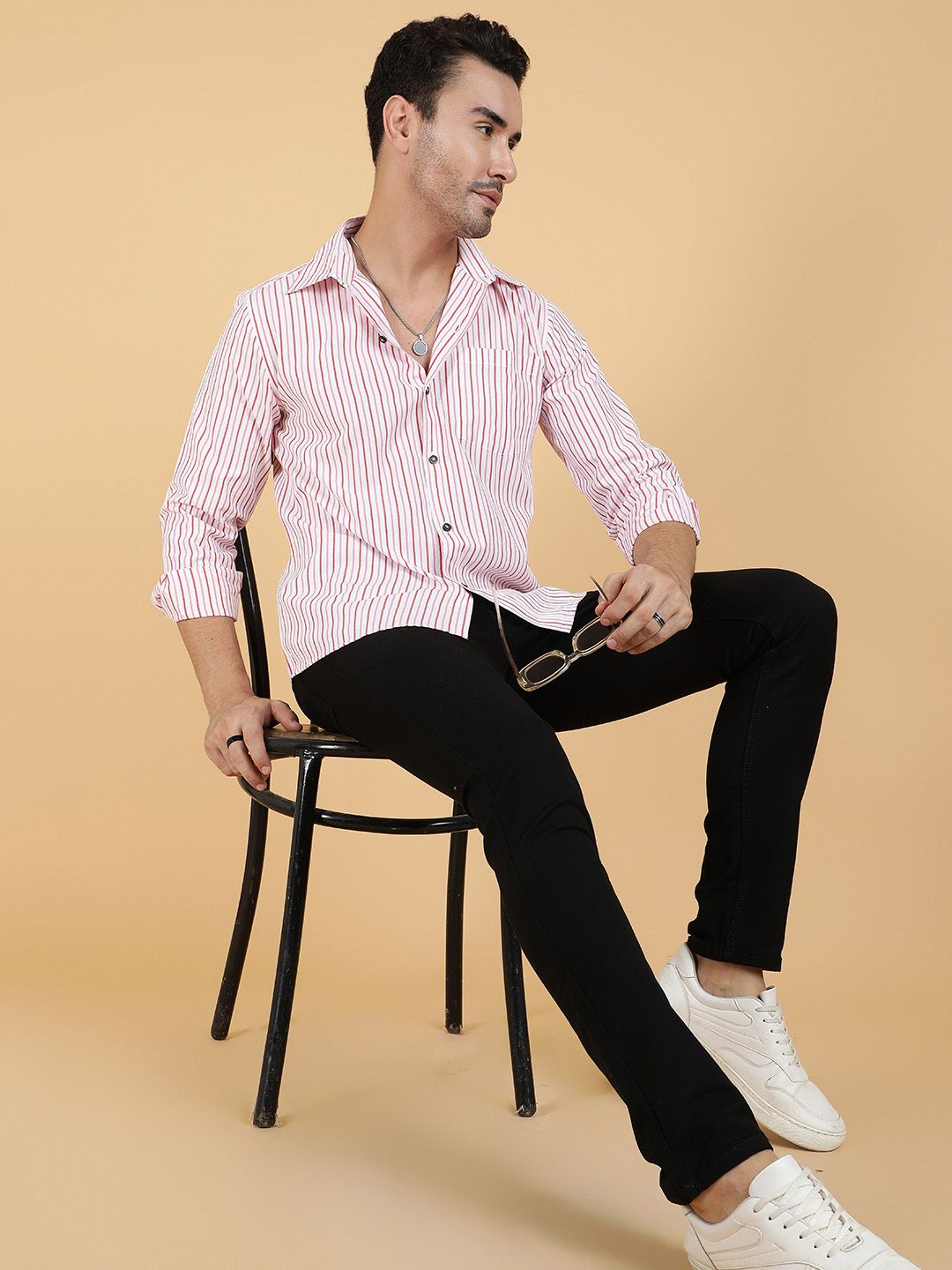 Kotty Men Relaxed Spread Collar Graphic Printed Casual Shirt