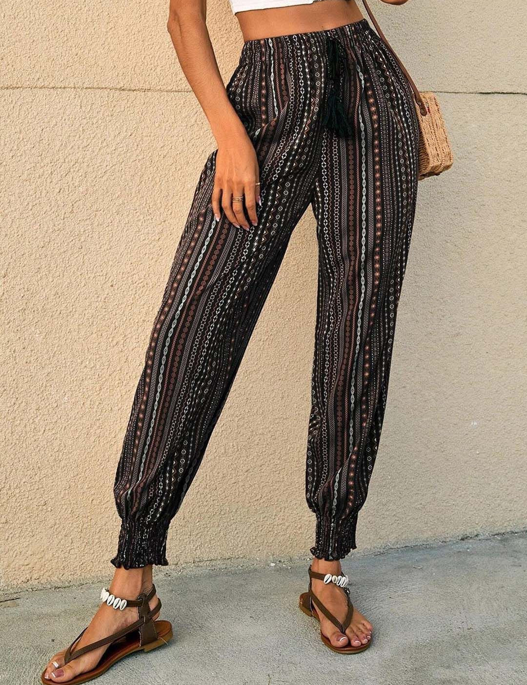 Kotty Women Black Printed Relaxed High-Rise Easy Wash Joggers