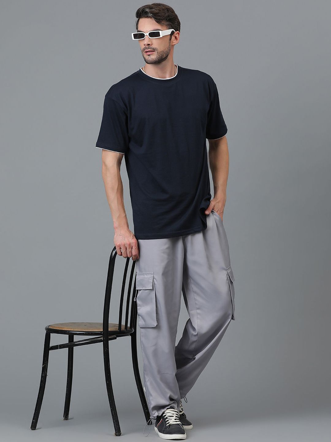 Kotty Men Relaxed Low-Rise Easy Wash Cargos Trousers