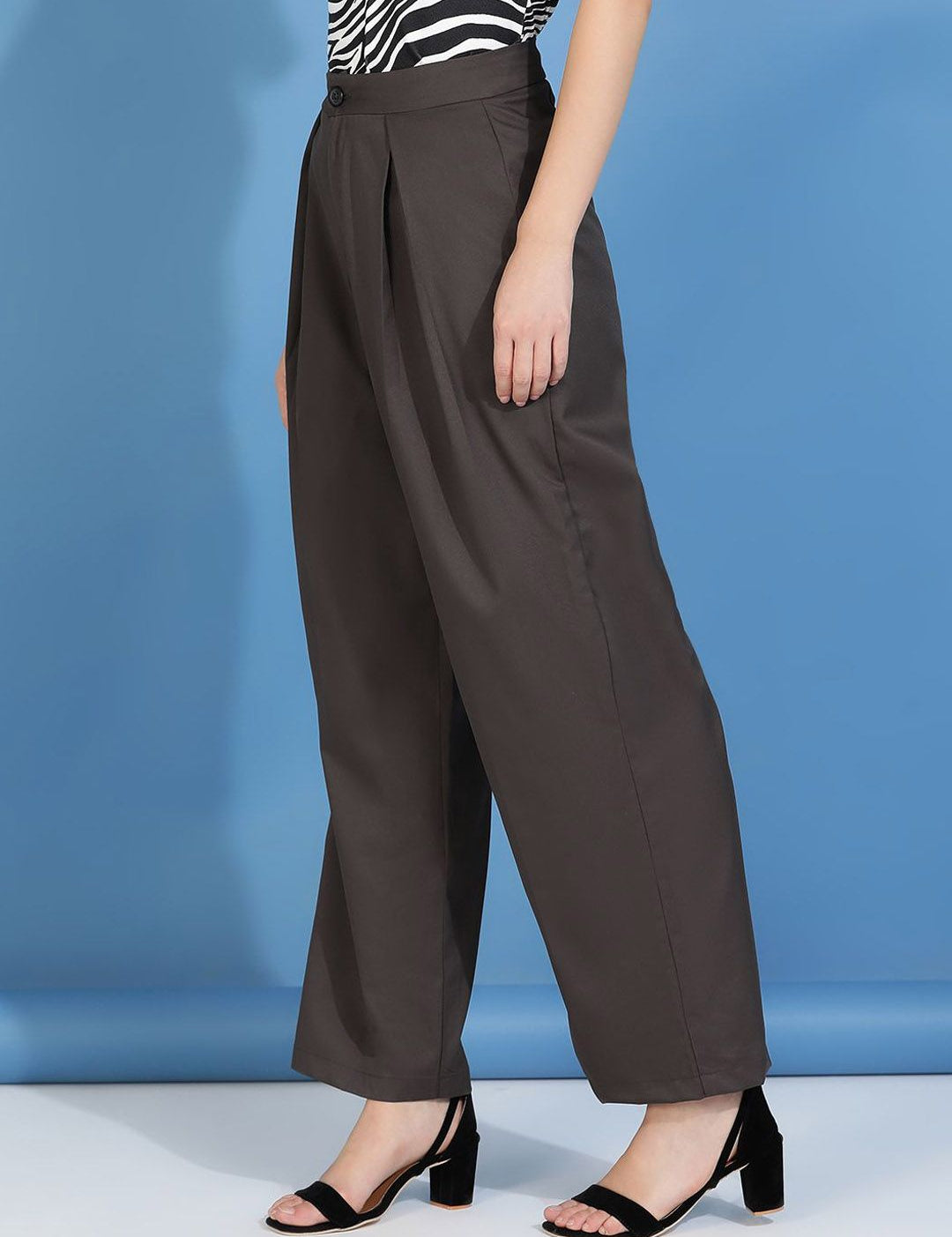 Kotty Women Relaxed Straight Fit High-Rise Easy Wash Pleated Wide Leg Trousers