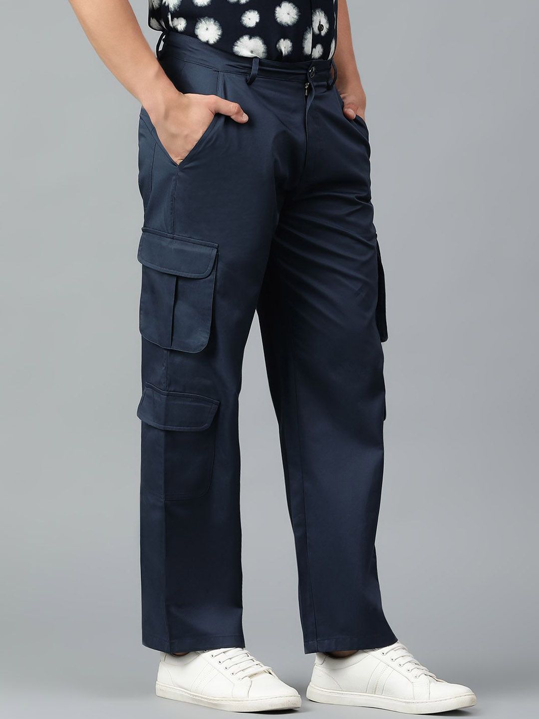 Kotty Men Relaxed Low-Rise Easy Wash Cargos Trousers
