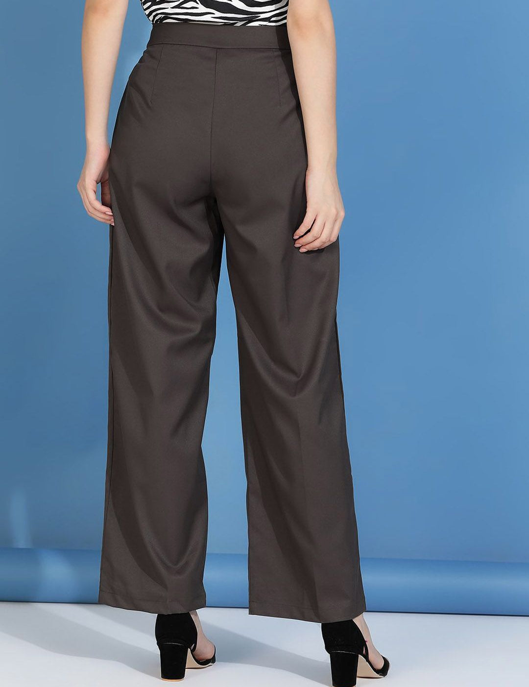 Kotty Women Relaxed Straight Fit High-Rise Easy Wash Pleated Wide Leg Trousers