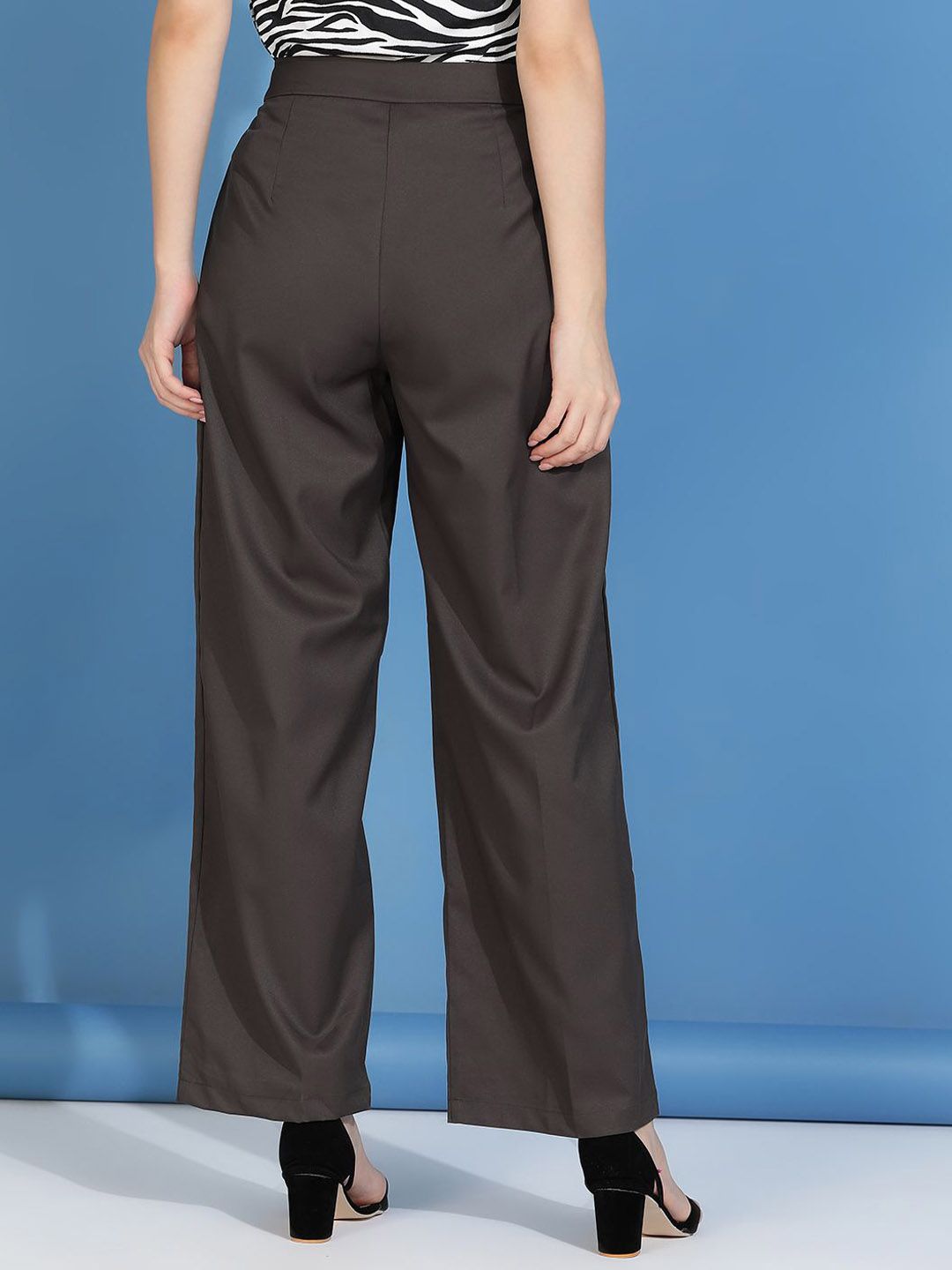 Kotty Women Relaxed Straight Fit High-Rise Easy Wash Pleated Wide Leg Trousers