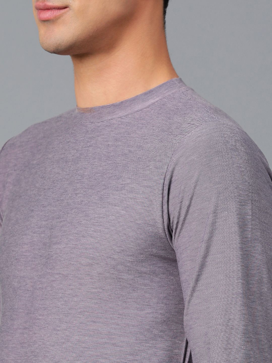 Kotty Men Solid Round Neck T-shirt