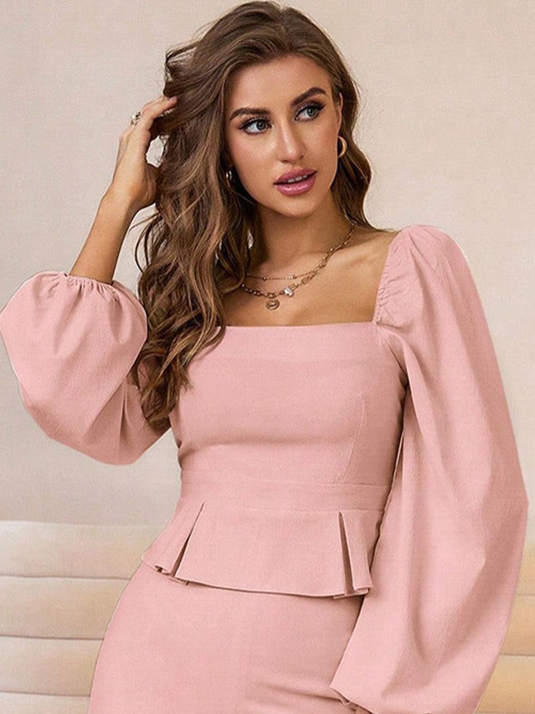 Kotty Square Neck Puff Sleeves Top With Trousers