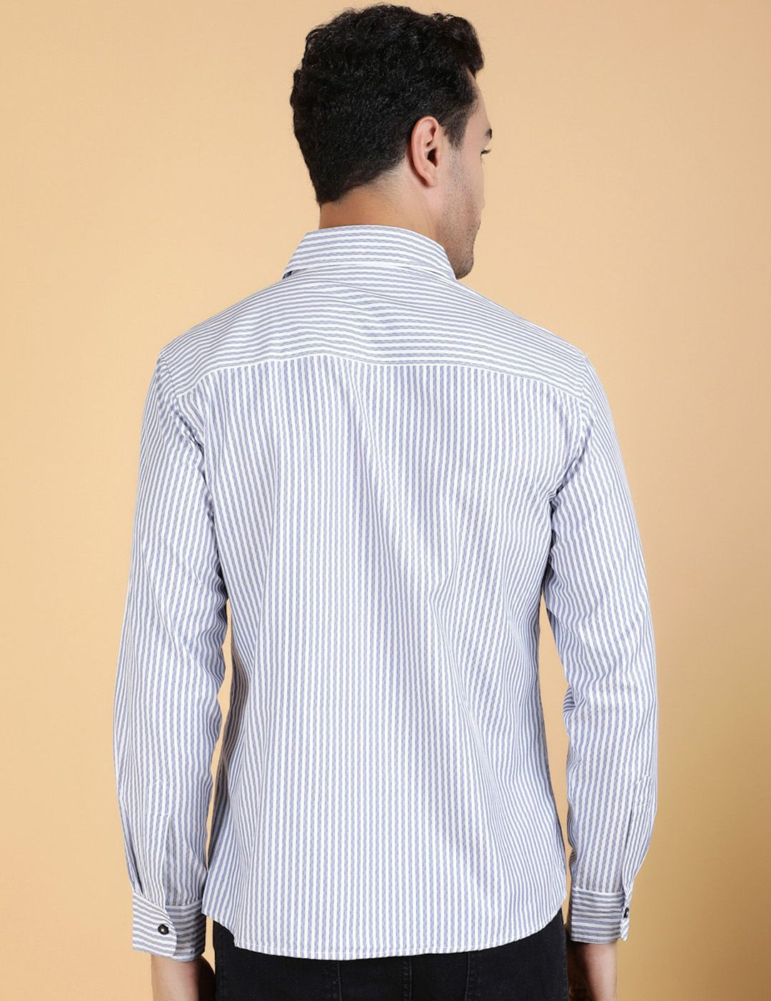 Kotty Men Relaxed Spread Collar Graphic Printed Casual Shirt