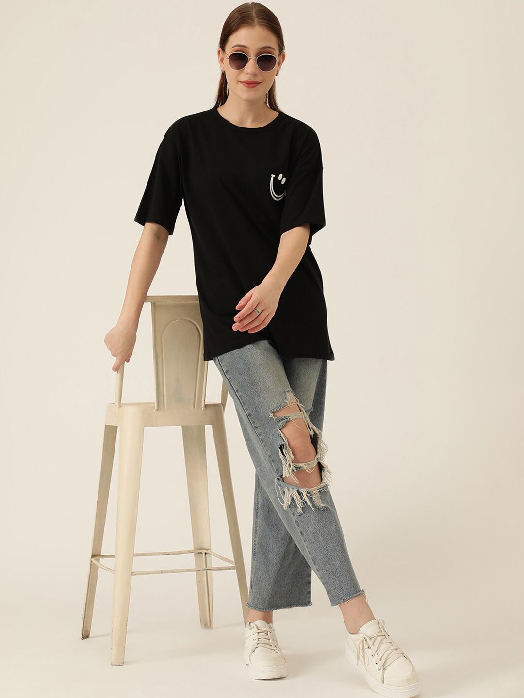 Kotty Round Neck Drop-Shoulder Sleeves Oversized T-shirt