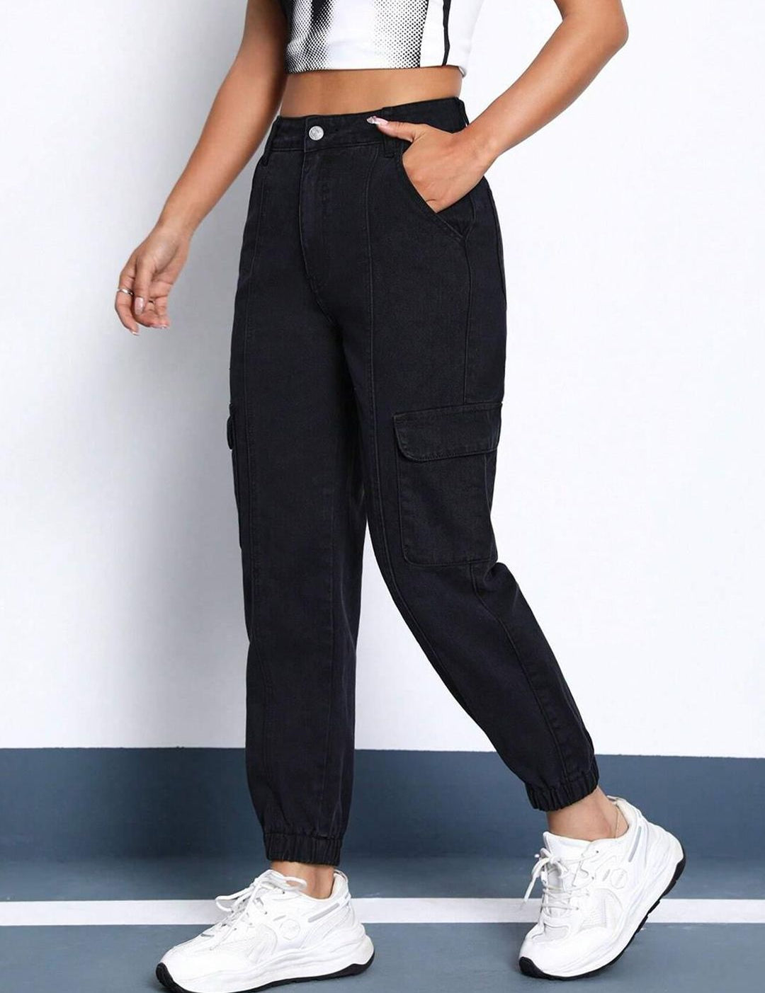 Kotty Women Black Jean Straight Fit Stretchable Cargo Jeans