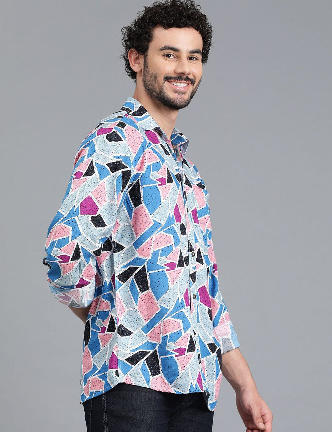 Kotty Blue & Pink New Geometric Printed Spread Collar Casual Shirt
