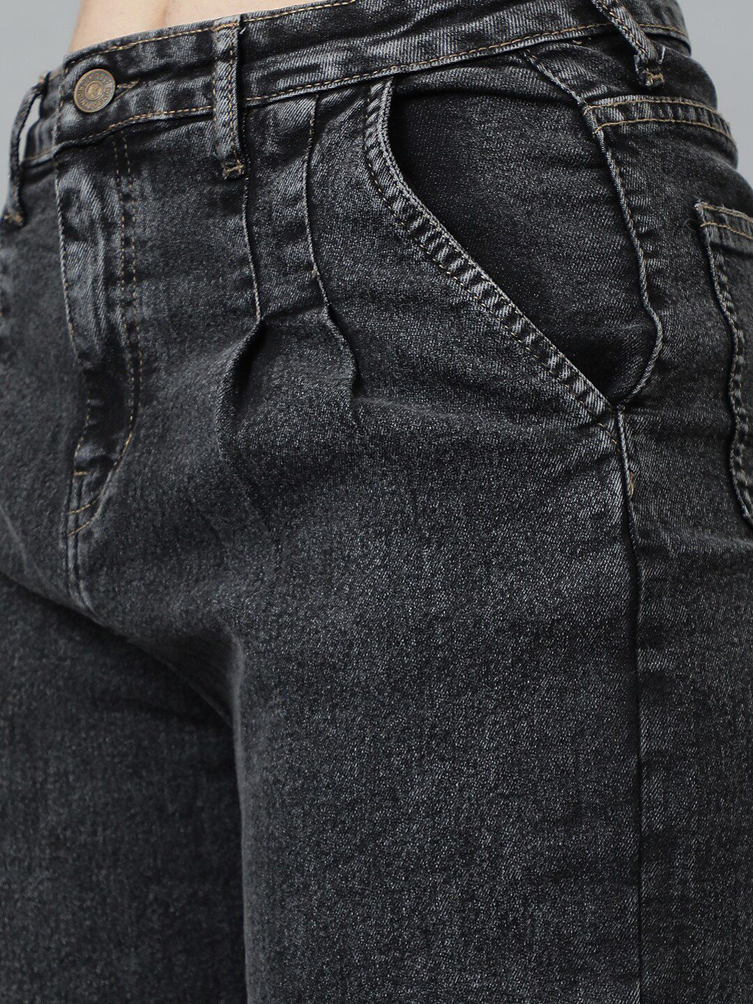 Kotty Women Jean Straight Fit Mildly Distressed Light Fade Stretchable Jeans