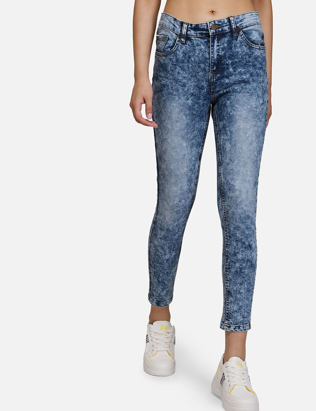 Kotty Women Blue Super Skinny Fit Mid-Rise Clean Look Jeans