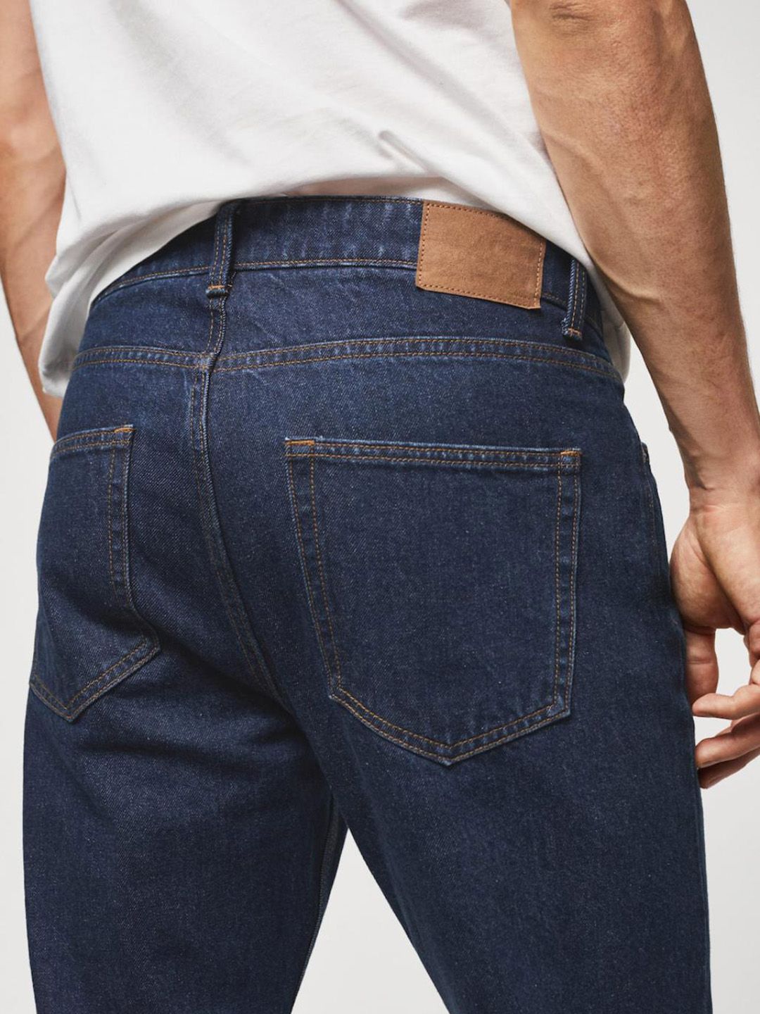 Kotty Men Slim Fit Low-Rise Clean Look Stretchable Cotton Jeans