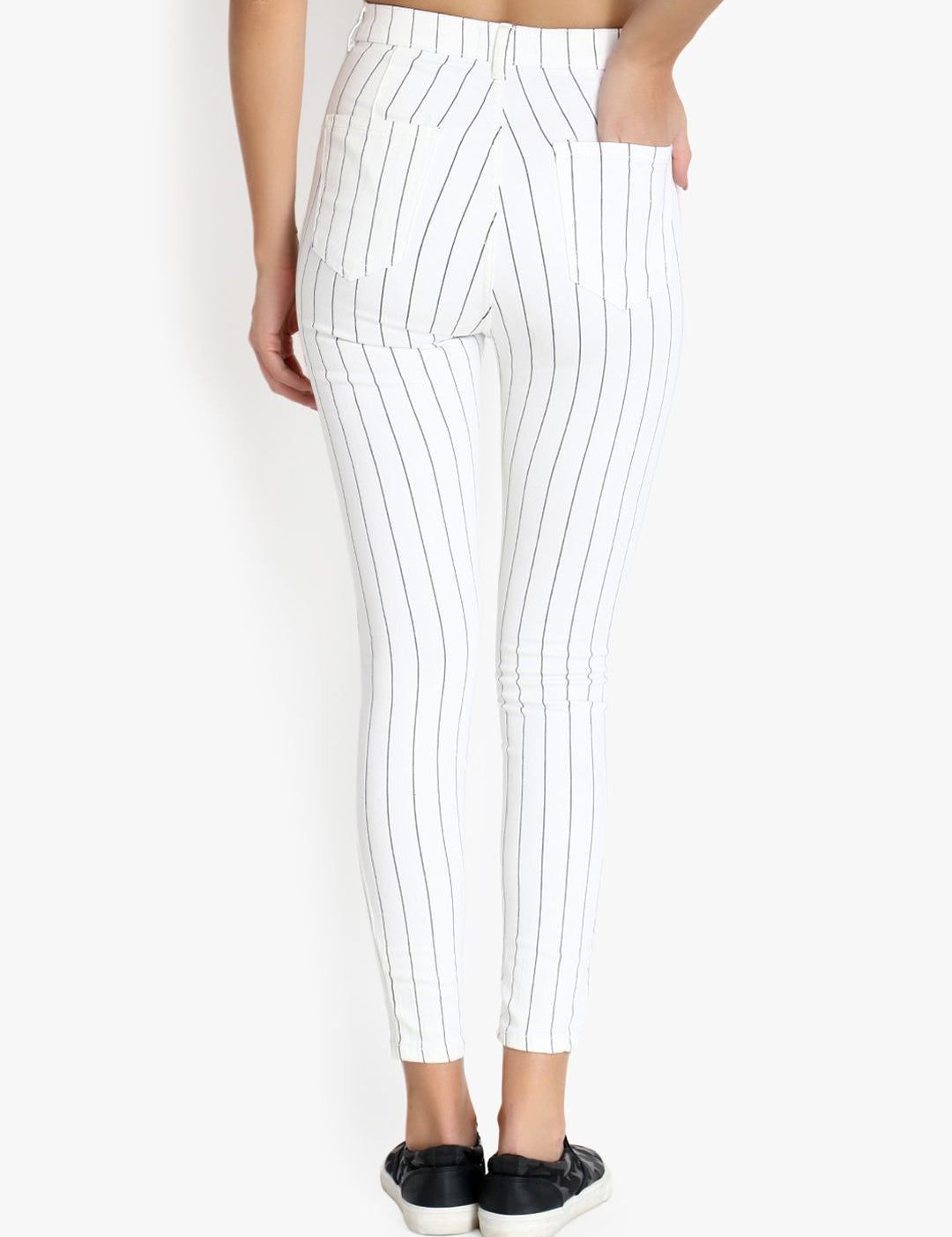 Kotty Women White & Black Skinny Fit High-Rise Clean Look Jeans