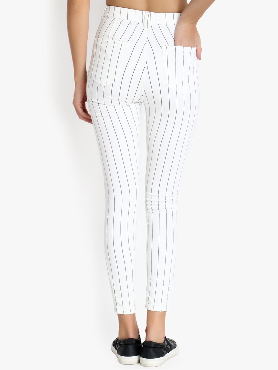 Kotty Women White & Black Skinny Fit High-Rise Clean Look Jeans