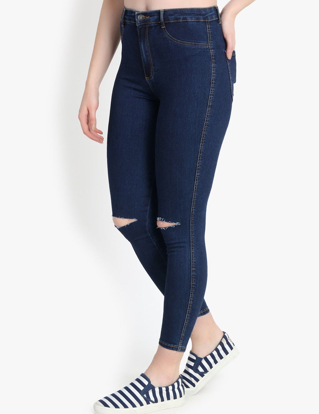 Kotty Women Blue Skinny Fit High-Rise Slash Knee Cropped Jeans