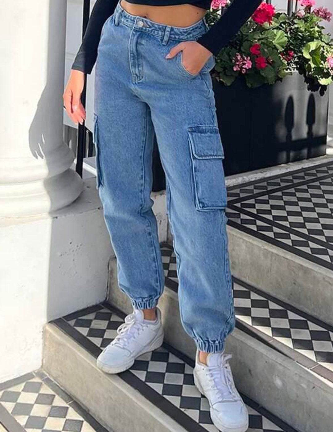 Kotty Women Jean Jogger High-Rise Mildly Distressed Light Fade Cotton Stretchable Jogger