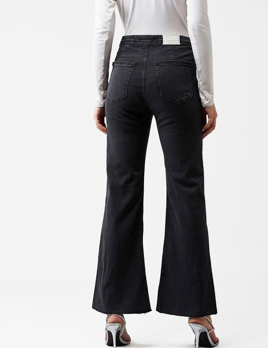 Kotty Women Black Bootcut High-Rise Clean Look Jeans