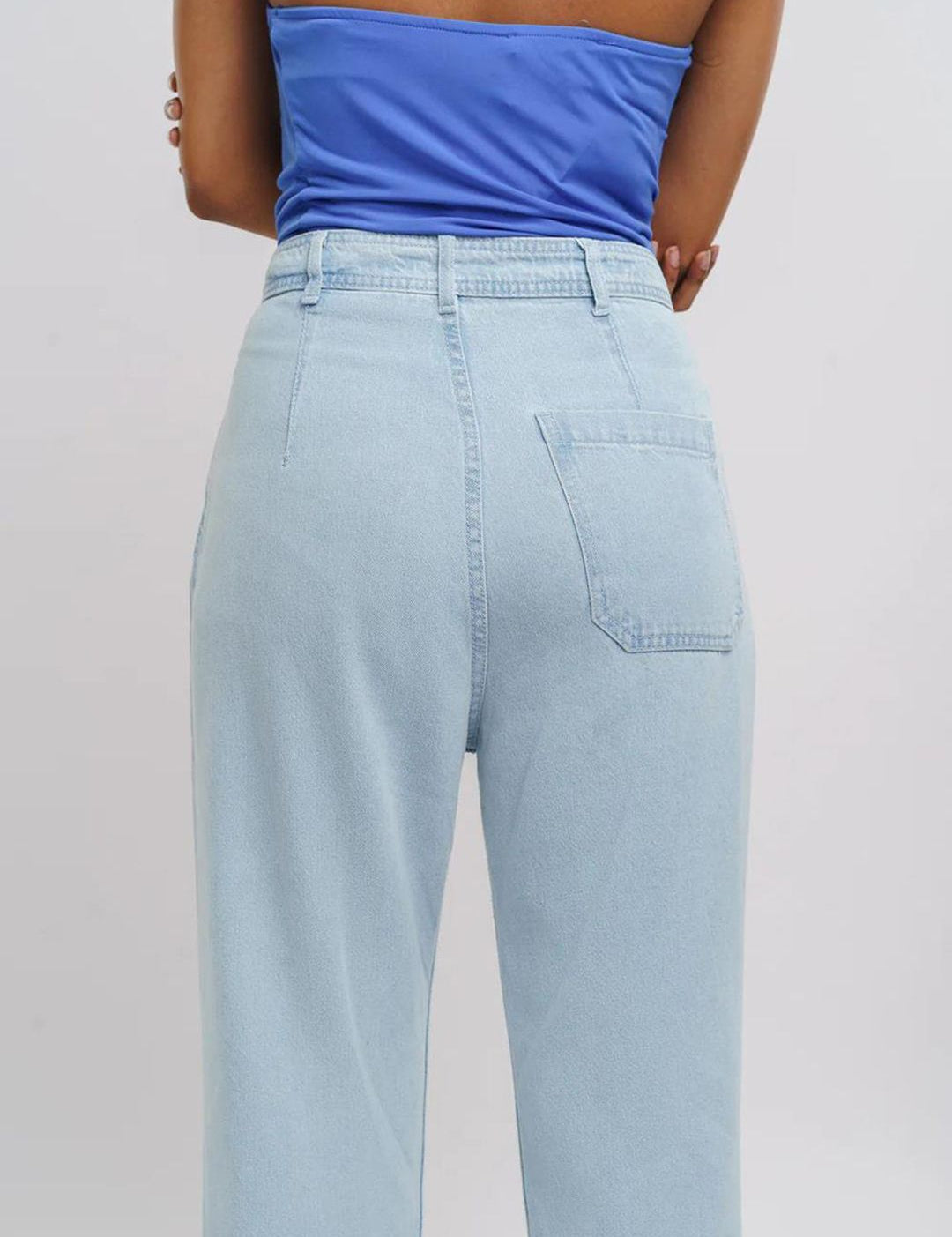 Kotty Women Jean Straight Fit High-Rise Slash Knee Stretchable Jeans