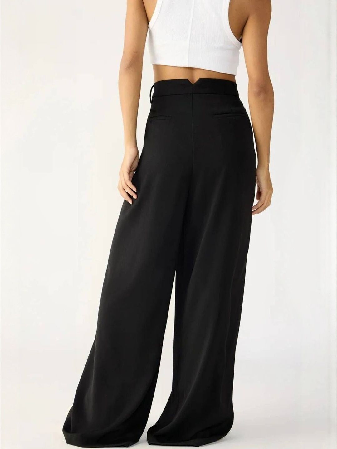 Kotty Women Relaxed Straight Leg High-Rise Trousers
