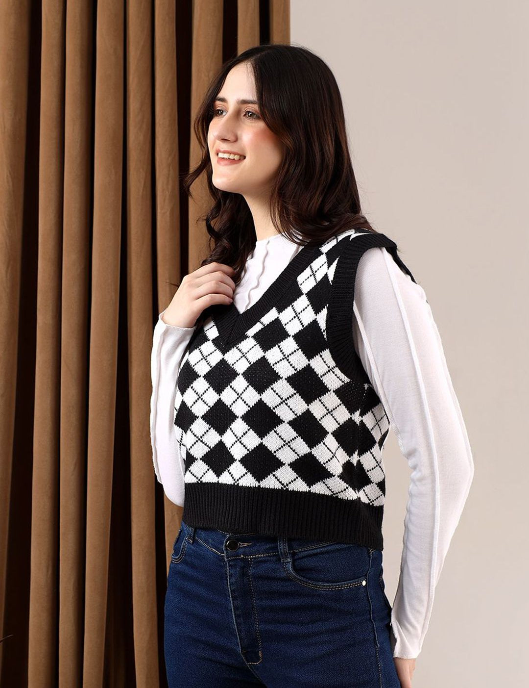 Kotty Women Printed Crop Sweater Vest