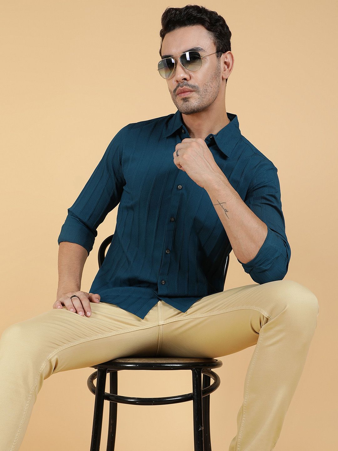 Kotty Men Relaxed Spread Collar Textured Casual Shirt