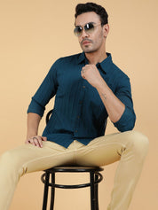 Kotty Men Relaxed Spread Collar Textured Casual Shirt