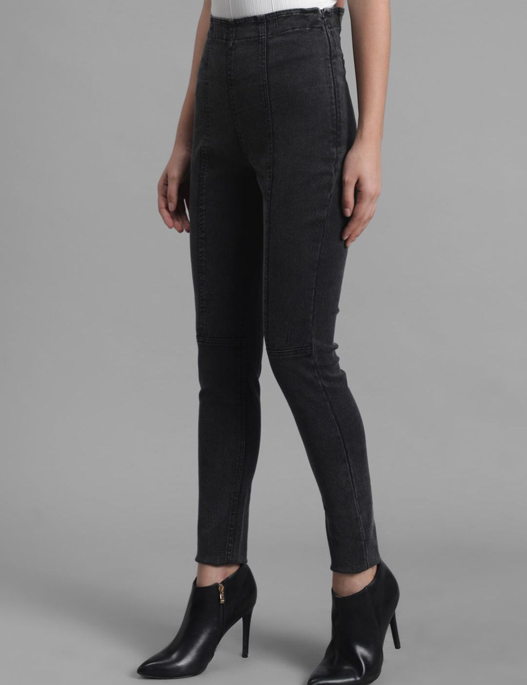 Kotty Women Black Skinny Fit High-Rise Clean Look Stretchable Jeans