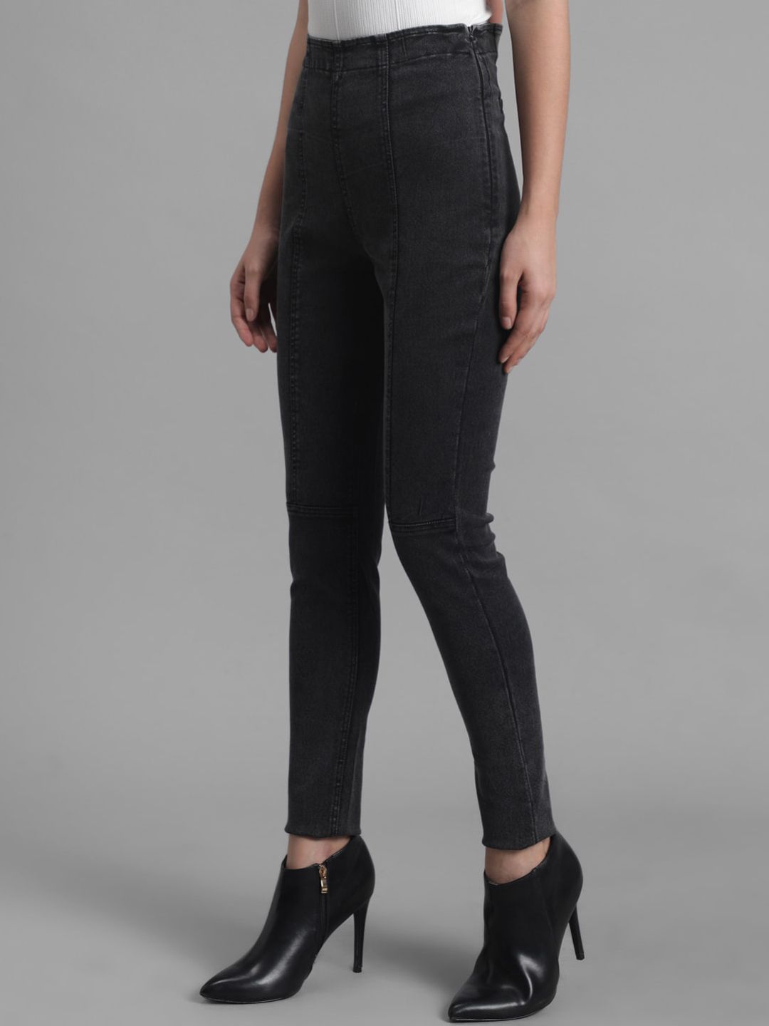 Kotty Women Black Skinny Fit High-Rise Clean Look Stretchable Jeans