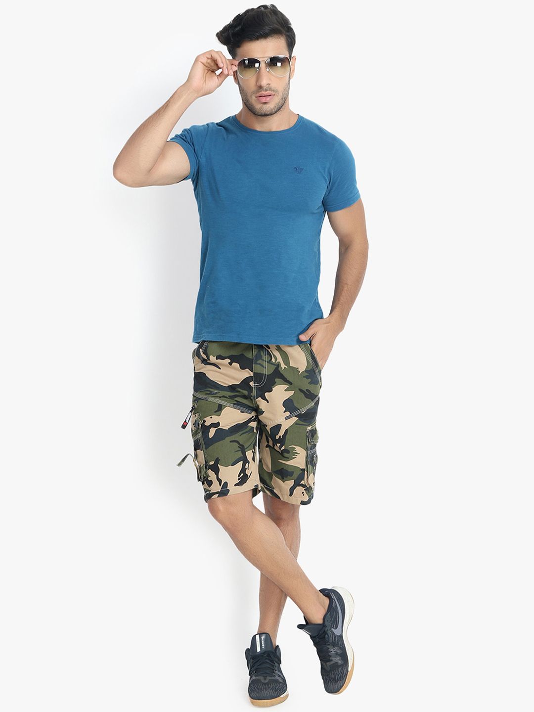 Kotty Men Olive Green Camouflage Printed Regular Fit Cargo Shorts