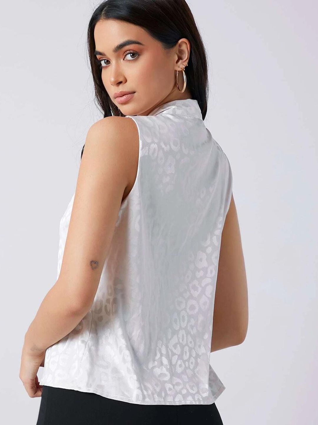 KOTTY BIZwear Abstract Printed Tie-Up Neck Satin Regular Top