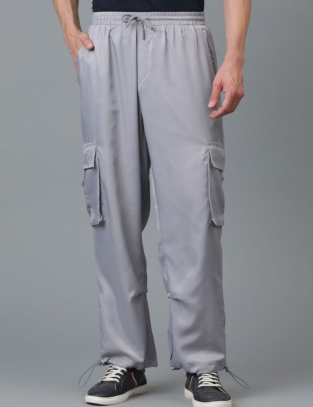Kotty Men Relaxed Low-Rise Easy Wash Cargos Trousers