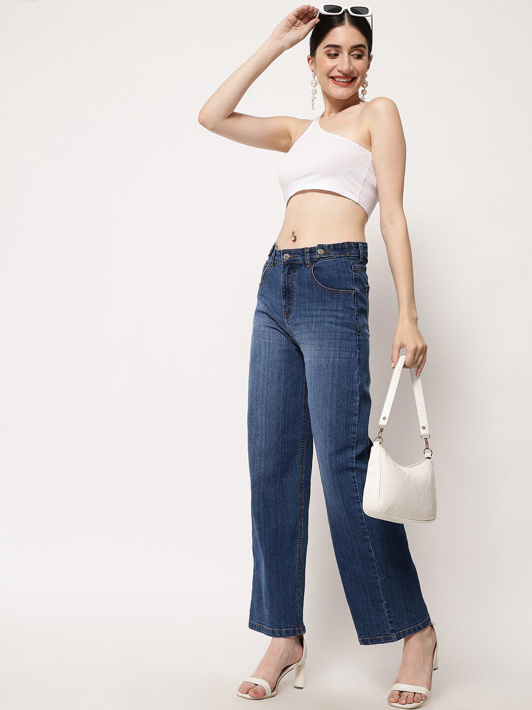 Kotty Women Blue Jean Straight Fit Low-Rise Light Fade Stretchable Jeans