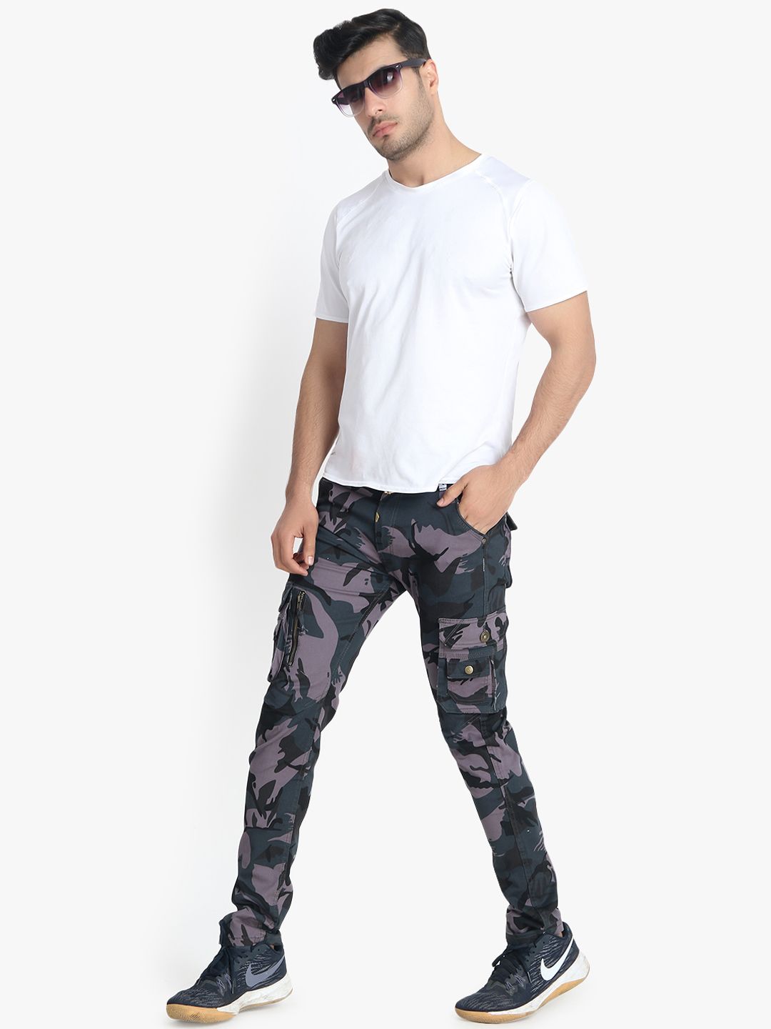 Kotty Men Grey & Blue Regular Fit Printed Cargos