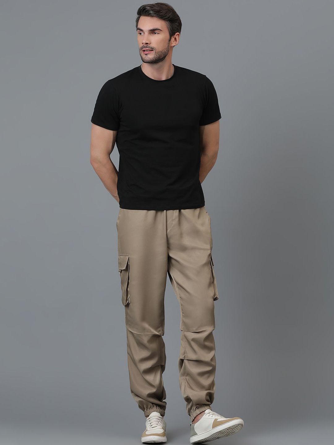 Kotty Men Relaxed Low-Rise Easy Wash Cargos Trousers