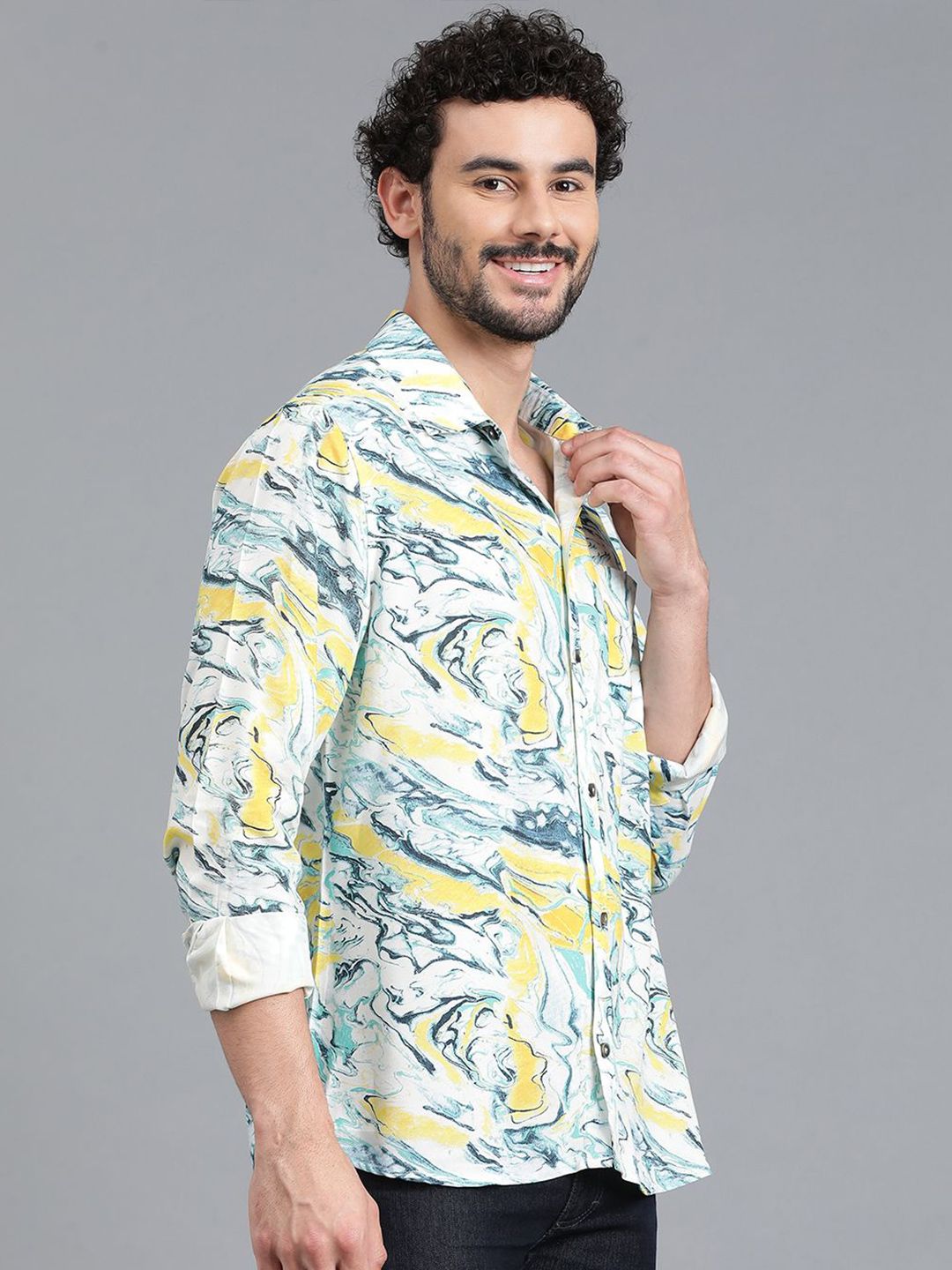 Kotty White Abstract Printed Casual Shirt