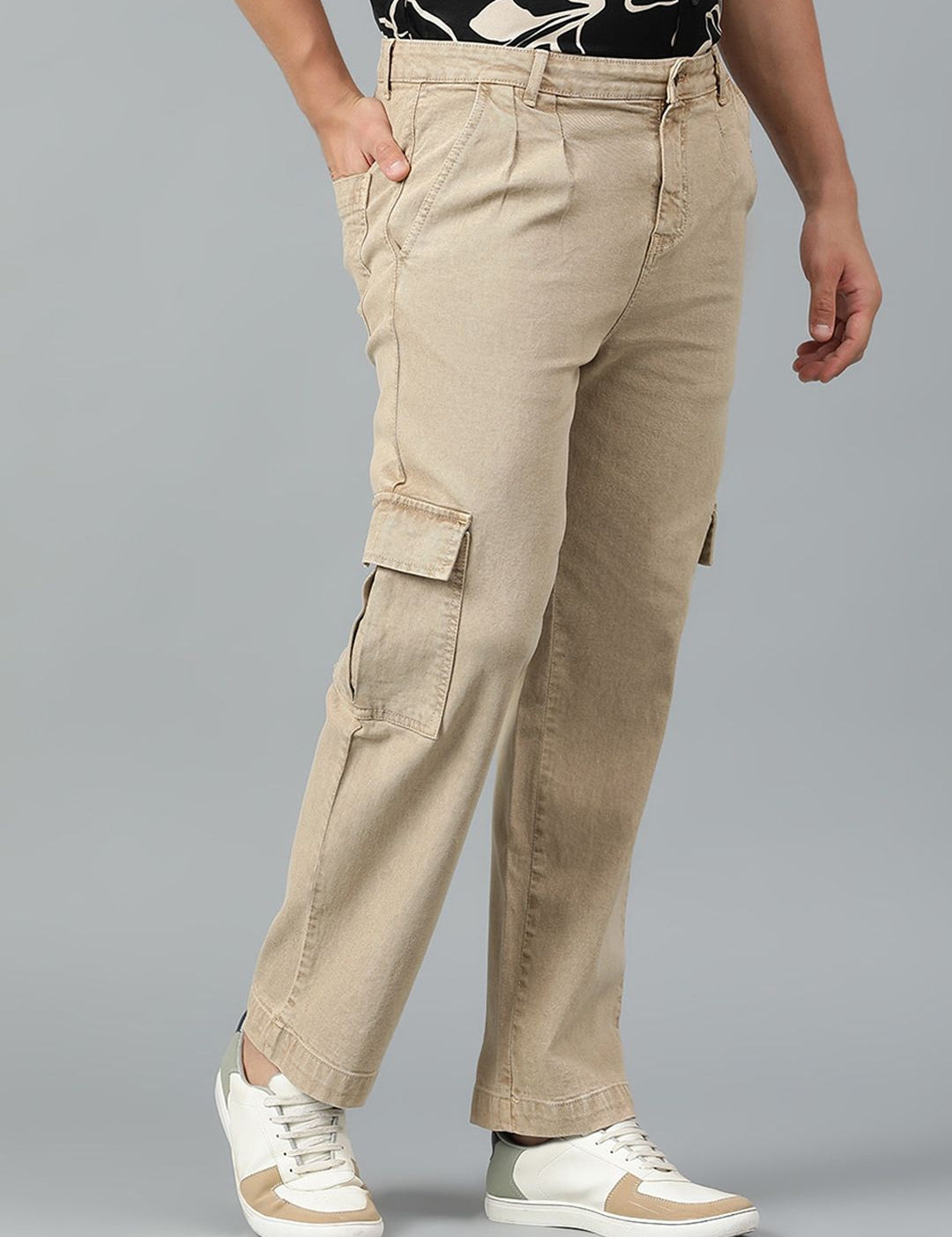 Kotty Men Low-Rise Stretchable Cargo Jeans