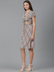 Kotty Floral Printed V-Neck Crop Top & Skirt