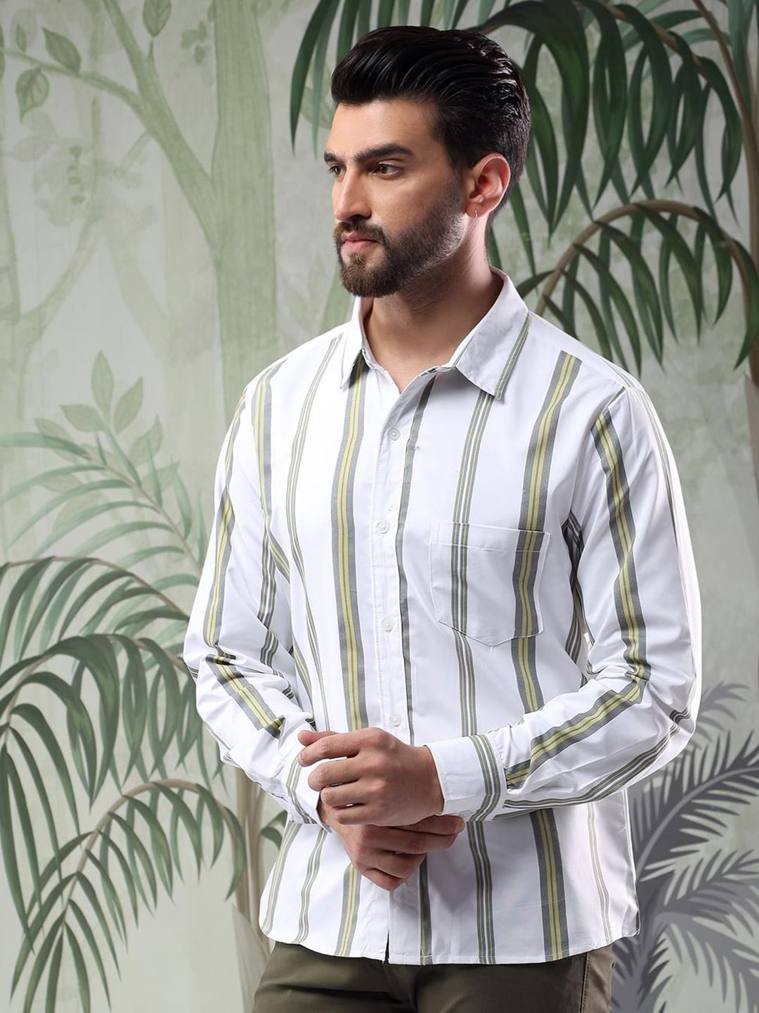 Kotty Men Spread Collar Vertical Striped Casual Shirt