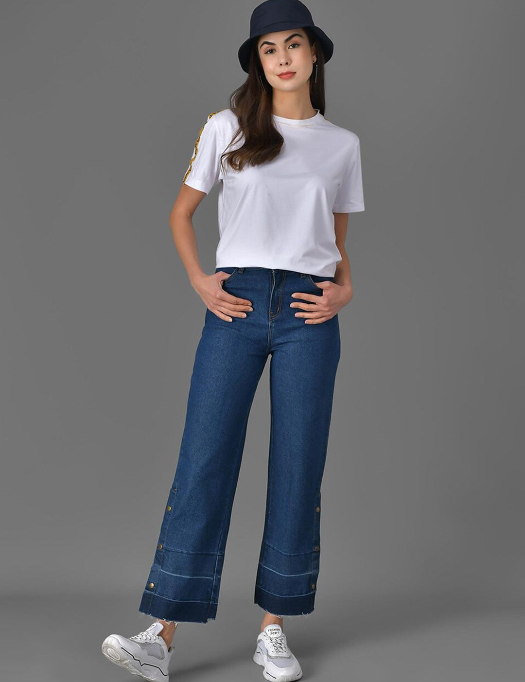 Kotty Women Straight Fit High-Rise Stretchable Jeans