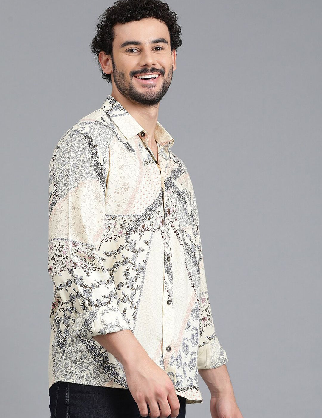 Kotty New Relaxed Fit Abstract Printed Spread Collar Casual Shirt