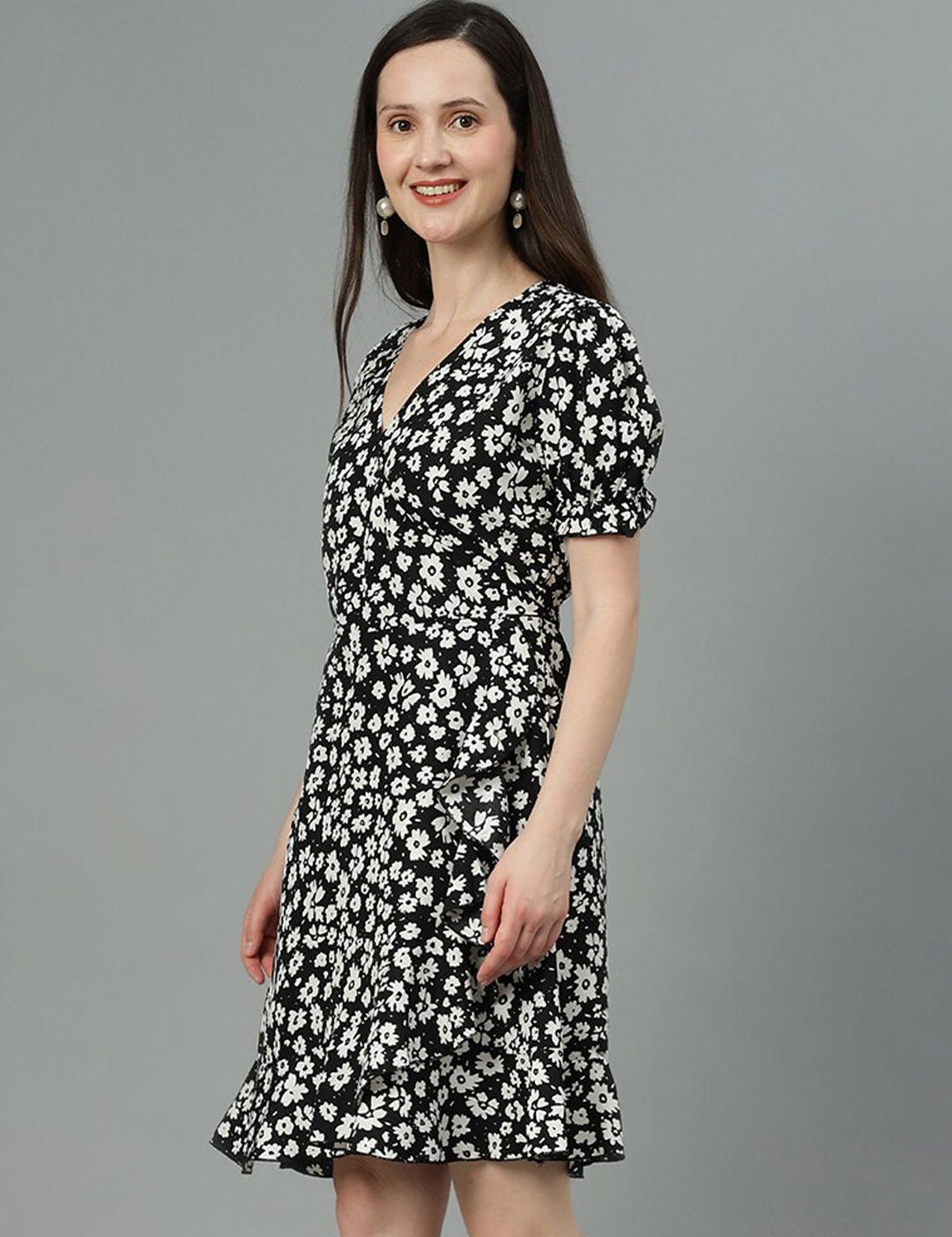 Kotty Black & White Floral Printed Puff Sleeves Crepe Wrap Dress