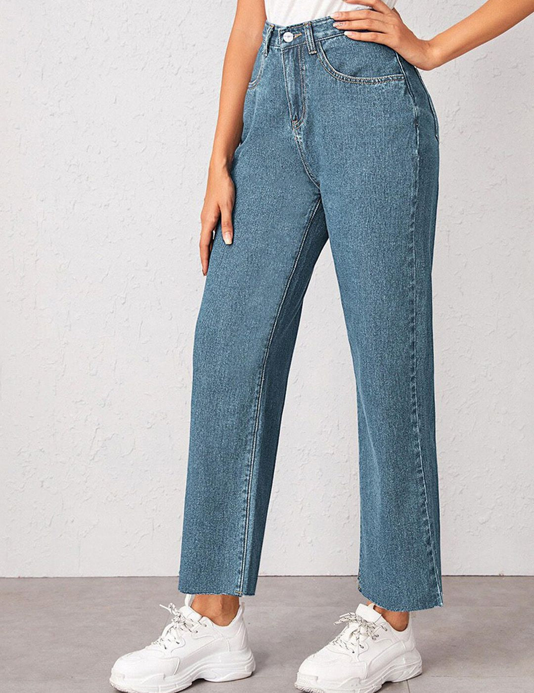 Kotty Women Straight Fit High-Rise Stretchable Cropped Jeans