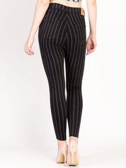 Kotty Women Black Skinny Fit High-Rise Slash Knee Stretchable Jeans