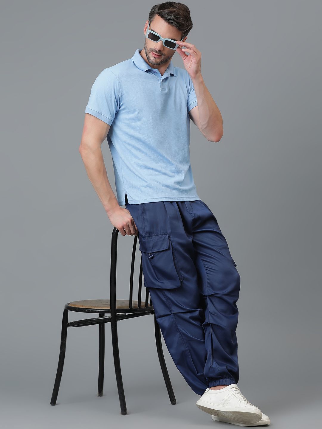 Kotty Men Relaxed Low-Rise Easy Wash Cargos Trousers